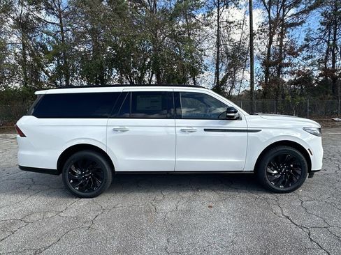New 2025 Lincoln Navigator L Reserve w/ Jet Appearance Package image 8