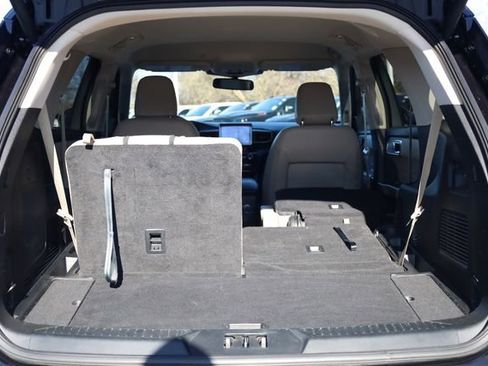 Used 2022 Ford Explorer Limited image 33