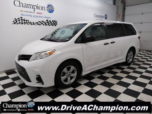 Used 2020 Toyota Sienna L image 7