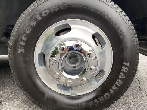 Used 2023 Ford F350 Lariat w/ Chrome Package AWD/4WD image 13