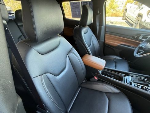 Used 2024 Jeep Compass Limited image 48