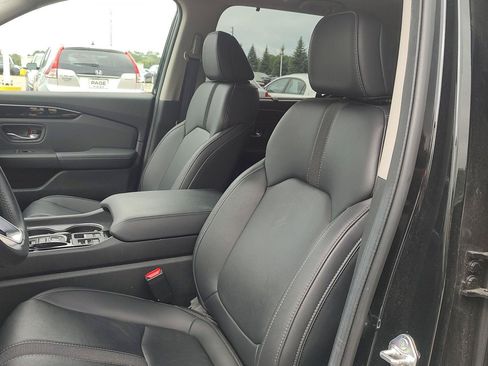 Used 2024 Honda Pilot Touring image 2