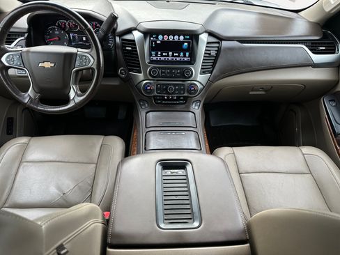 Used 2018 Chevrolet Tahoe Premier RWD image 3