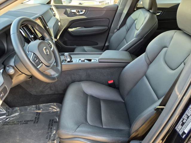 Used 2025 Volvo XC60 B5 Core w/ Protection Package Premier AWD/4WD image 21