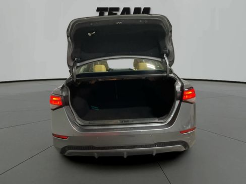 Used 2021 Nissan Sentra SV w/ SV Premium Package image 7