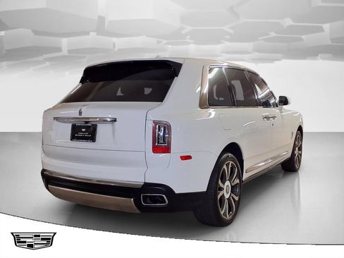 Used 2023 Rolls-Royce Cullinan AWD/4WD image 2