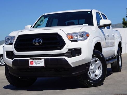 Certified 2023 Toyota Tacoma SR AWD/4WD image 3