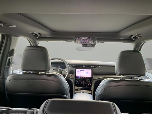 New 2025 Jeep Grand Cherokee Limited w/ Black Appearance Package image 26