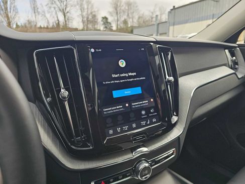 Certified 2025 Volvo XC60 B5 Plus image 27