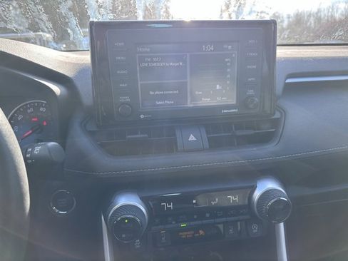 Used 2021 Toyota RAV4 XLE image 15