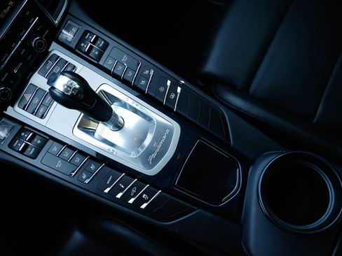 Used 2016 Porsche Panamera S image 42