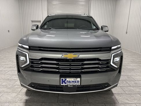 New 2026 Chevrolet Suburban Premier w/ Sun And Tow Package AWD/4WD image 32