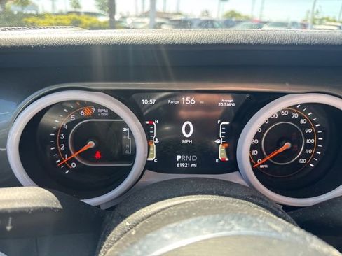 Used 2019 Jeep Wrangler Unlimited Sahara w/ Uconnect 4C Nav & Sound Group AWD/4WD image 21