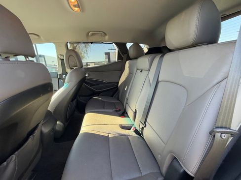 Used 2017 Hyundai Santa Fe Sport FWD image 17