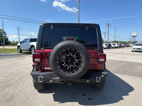 Used 2021 Jeep Wrangler Unlimited Sahara AWD/4WD image 7