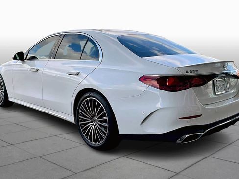 Used 2025 Mercedes-Benz E 350 4MATIC Sedan image 11