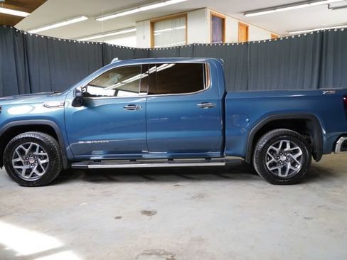 Used 2024 GMC Sierra 1500 SLT w/ SLT Premium Package AWD/4WD image 4