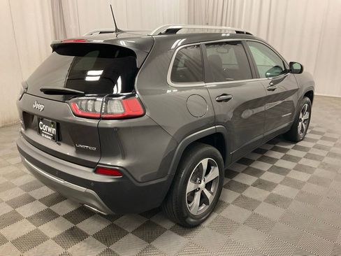 Used 2019 Jeep Cherokee Limited image 3