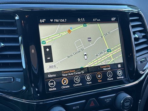 Used 2021 Jeep Grand Cherokee Laredo X image 18