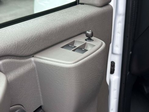 Used 2025 Chevrolet Express 3500 LT w/ LT Preferred Equipment Group RWD image 8