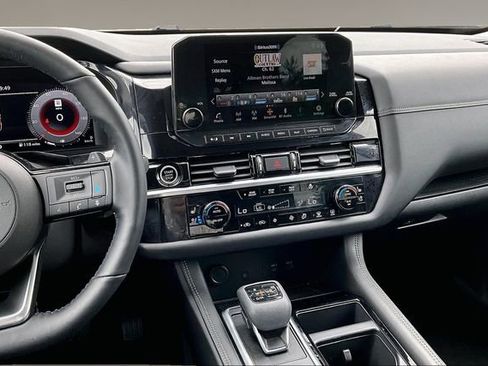 Used 2023 Nissan Pathfinder Platinum FWD image 9