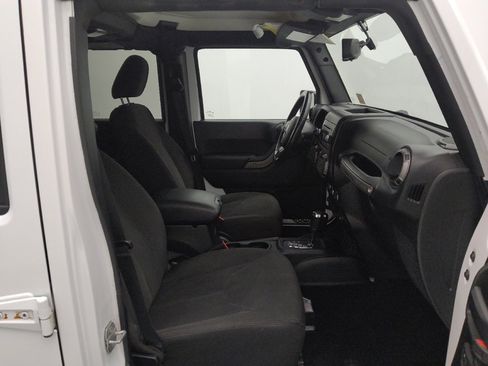 Used 2018 Jeep Wrangler Unlimited Sport S image 21