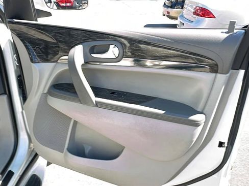 Used 2013 Buick Enclave Leather FWD image 31
