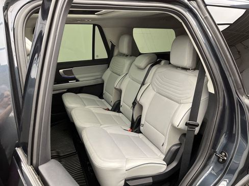 Used 2025 Ford Expedition Platinum w/ Platinum Ultimate Package AWD/4WD image 14