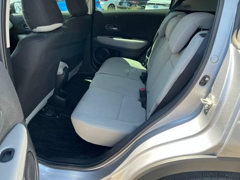 Used 2021 Honda HR-V LX image 3