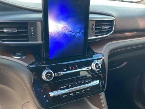 Used 2024 Ford Explorer King Ranch w/ Technology Package image 4