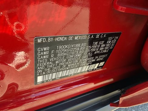 Used 2025 Honda HR-V Sport image 28