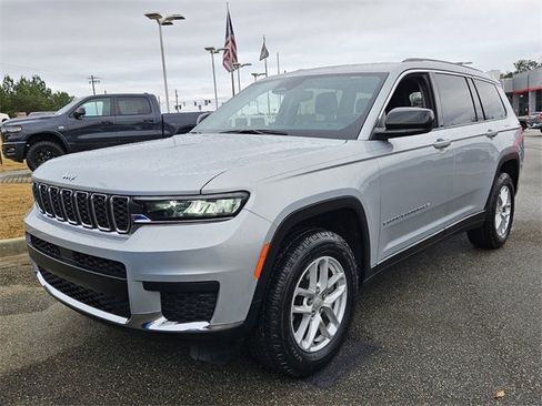 Used 2021 Jeep Grand Cherokee L Laredo w/ Luxury Tech Group I image 3