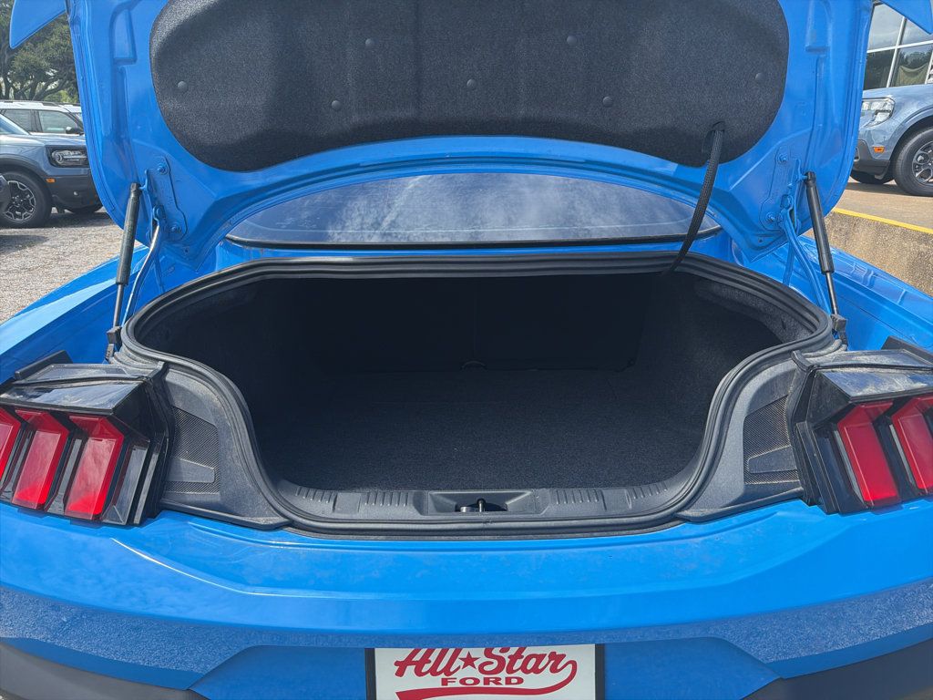 Used 2025 Ford Mustang GT Premium RWD image 15