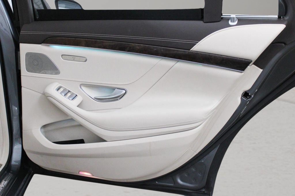 Used 2018 Mercedes-Benz S 560 Sedan image 29