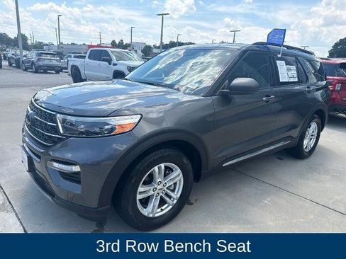 Certified 2020 Ford Explorer XLT w/ Equipment Group 202A RWD image 4