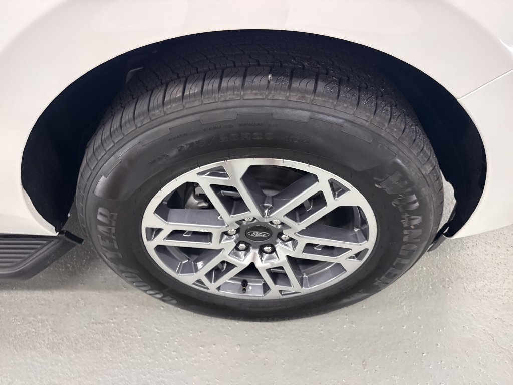 New 2026 Ford Expedition Active RWD image 5