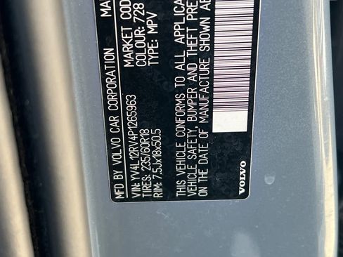 Used 2023 Volvo XC60 B5 Core image 36