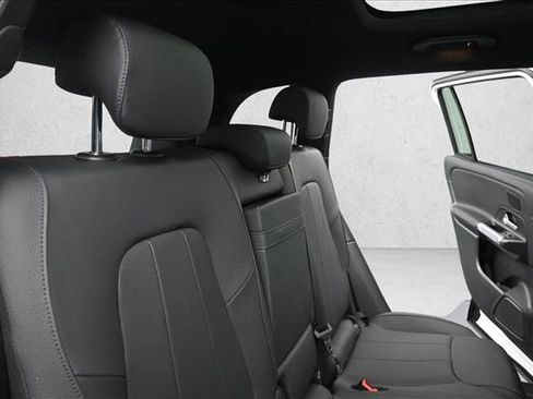 Certified 2026 Mercedes-Benz GLB 250 4MATIC image 26