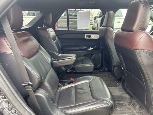 Used 2021 Ford Explorer Platinum w/ Equipment Group 601A image 19