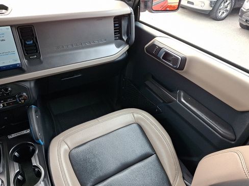 Certified 2024 Ford Bronco Wildtrak image 16