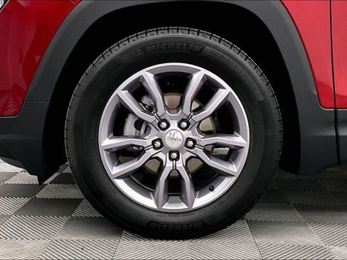 Used 2023 GMC Terrain SLT w/ Tech Package FWD image 10