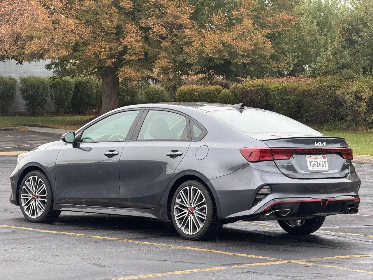 Used 2022 Kia Forte GT w/ GT Technology Package FWD image 3