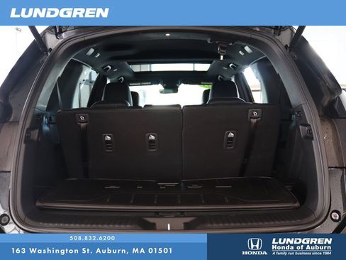 Used 2025 Honda Pilot TrailSport image 35