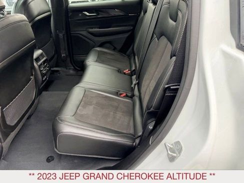 Used 2023 Jeep Grand Cherokee Altitude image 14