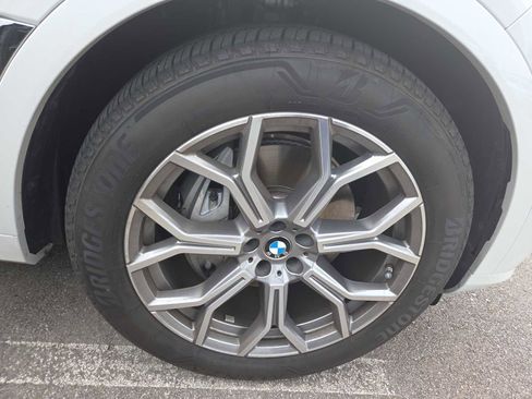 Used 2023 BMW X7 xDrive40i w/ Premium Package image 2