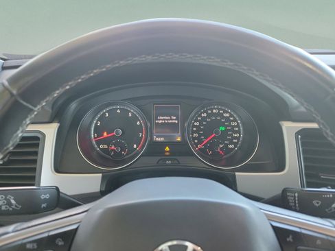 Used 2021 Volkswagen Atlas Cross Sport SE w/ Panoramic Sunroof Package FWD image 15