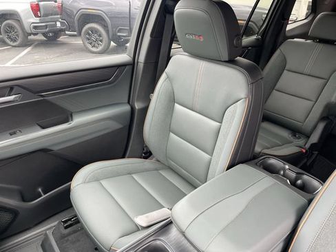 New 2026 GMC Acadia AT4 w/ Luxury Package AWD/4WD image 26