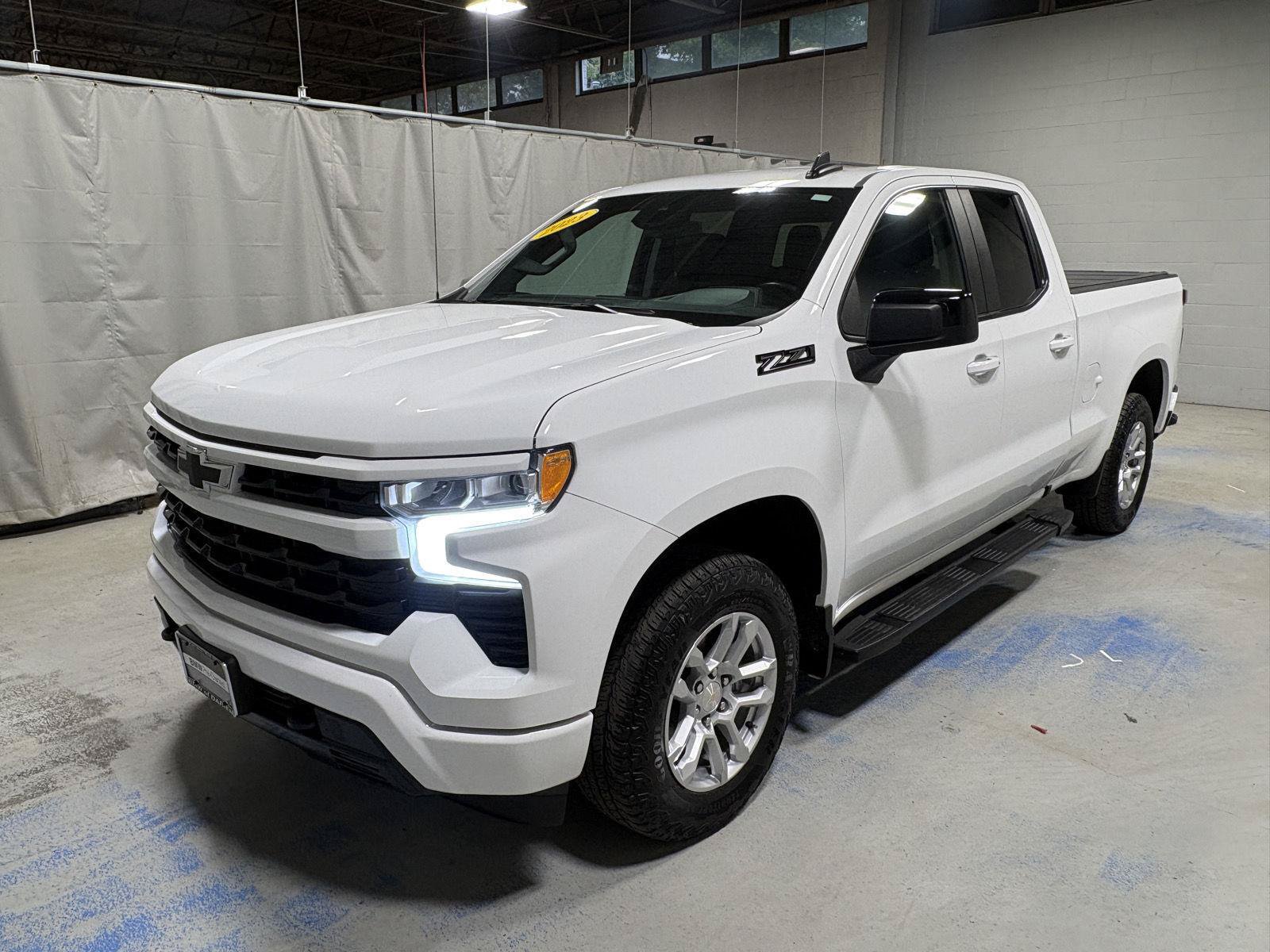 Used 2023 Chevrolet Silverado 1500 RST AWD/4WD image 1