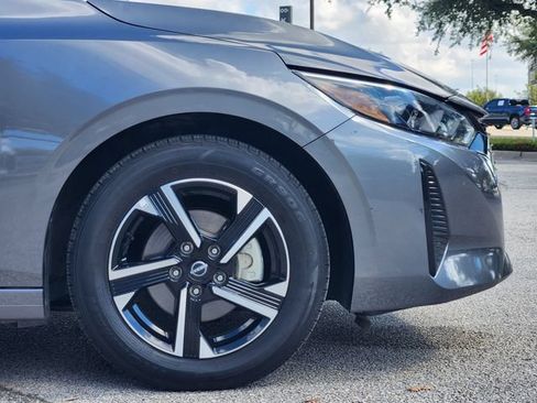 Used 2025 Nissan Sentra SV FWD image 9