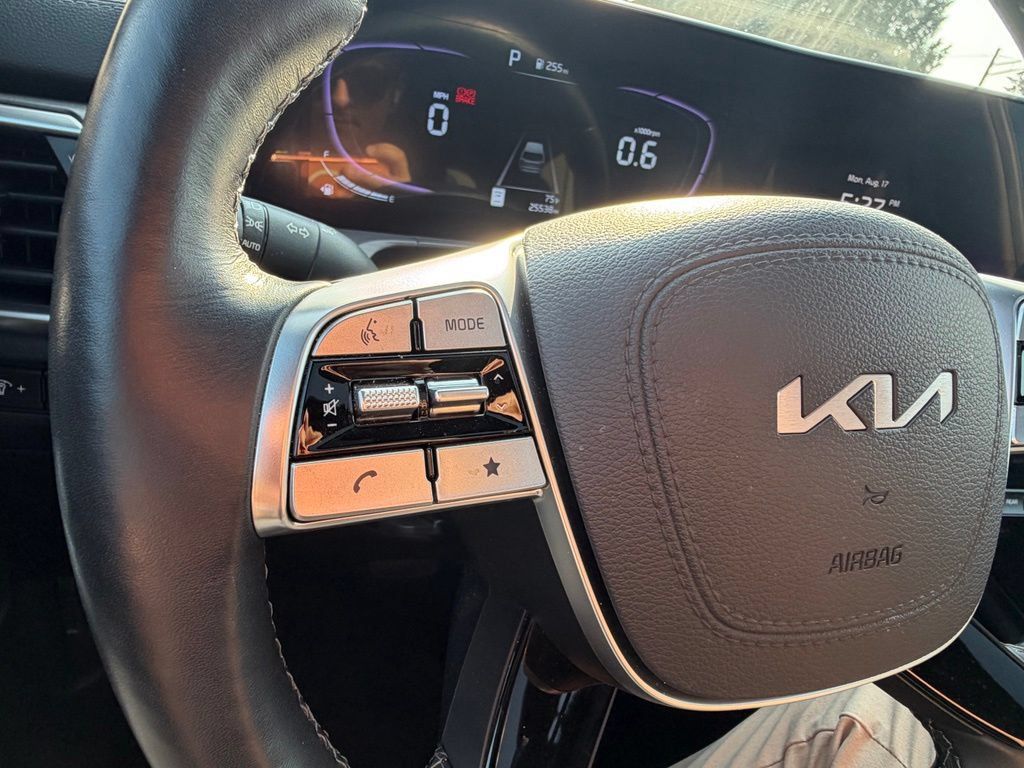 Used 2025 Kia Telluride EX X-Line AWD/4WD image 14